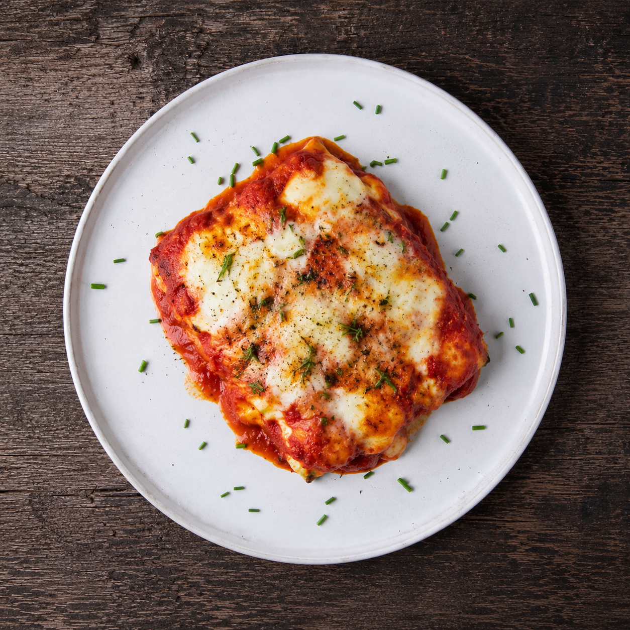 Cannelloni med oksekød i tomatsauce
