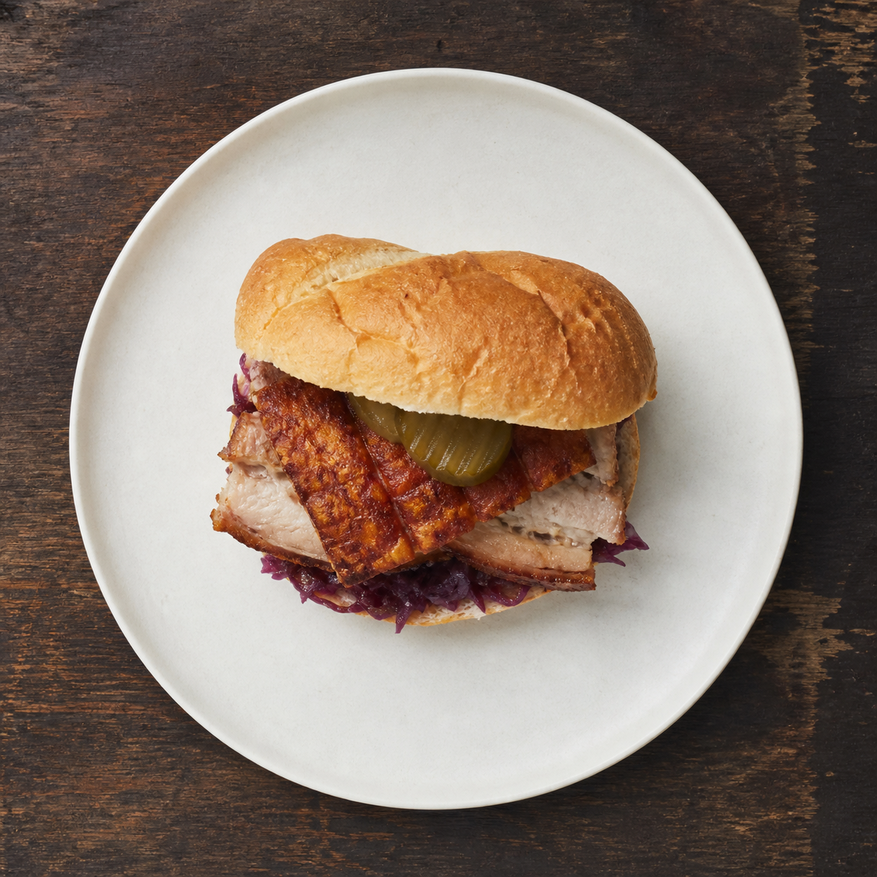Sprød flæskestegssandwich